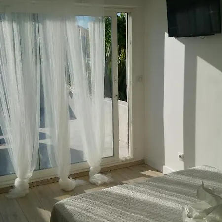 Indépendante Cosy * Lunel (Herault)